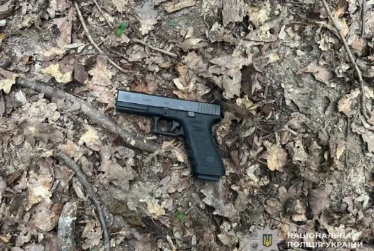 В Ужгороді чоловік відкрив стрілянину, поліція затримала його під час спецоперації В Ужгороді чоловік відкрив стрілянину, поліція затримала його під час спецоперації