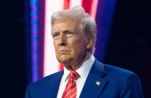 Трамп оголосив про намір балотуватися на четвертий термін президентства Трамп анонсував, що знову піде у президенти США, але є нюанс