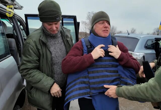 Борис Джонсон зняв фільм про війну в Україні, у якому сам зіграв головну роль Борис-Джонсон-зняв-фільм-про-війну-в-Україні,-у-якому-сам-зіграв-головну-роль