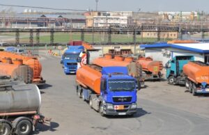 Росія шукає нові способи постачання пального до окупованого Криму Удари-по-Криму.-Як-Росія-ховає-бензовози-від-українських-дронів