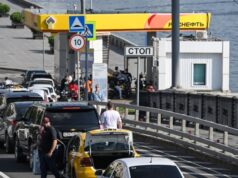 Дефіцит пального в Росії: наслідки для трудових мігрантів «Україна-чинить-правильно»-Що-про-атаки-на-російські-НПЗ-і-бензинову-кризу-кажуть-мігранти-в.
