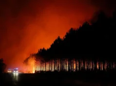 Лісові пожежі в Франції та Іспанії: понад 300 тисяч евакуйованих Масштабні-пожежі-у-Франції-та-Іспанії-змусили-понад-300-тисяч-людей-залишити-домівки