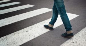 Люди, які дякують водіям на пішохідному переході, роблять це не лише з ввічливості Люди,-які-дякують-водіям-на-пішохідному-переході,-роблять-це-не-лише-з-ввічливості