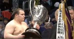 Данило Явгусишин здобув третій Кубок імператора в Японії Український-сумоїст-Явгусишин-втретє-виграв-Кубок-імператора-в-Японії