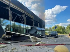 У Чернігові завершилася рятувальна операція на місці удару по АТБ У Чернігові завершилася рятувальна операція на місці удару по АТБ