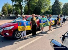 Автопробіг на підтримку полонених та зниклих безвісти Захисників в Нововолинську Не-мовчимо-про-тих,-кого-чекають:-у-Нововолинській-громаді-відбувся-патріотичний-автопробіг