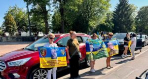 Автопробіг на підтримку полонених та зниклих безвісти Захисників в Нововолинську Не-мовчимо-про-тих,-кого-чекають:-у-Нововолинській-громаді-відбувся-патріотичний-автопробіг
