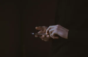Facebook та Instagram порушують політику, розміщуючи рекламу ШІ-додатків з Китаю У-facebook-та-instagram-попри-заборону-знайшли-рекламу-з-Китаю-ШІ-застосунків,-що-"оголює"-людей-–.