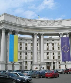 На донатах-для-України-ексчиновник-МЗС-міг-привласнити-понад-37 млн-грн:-НАБУ-розкрило-деталі-справи
