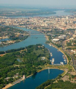 Замість-пляжів-і-моря-–-села-і-Дунай:-європейська-країна-переживає-справжній-туристичний-бум