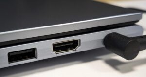Як правильно очистити USB-порт від пилу та ворсу, не пошкодивши контакти Як-правильно-очистити-usb-порт-від-пилу-та-ворсу,-не-пошкодивши-контакти