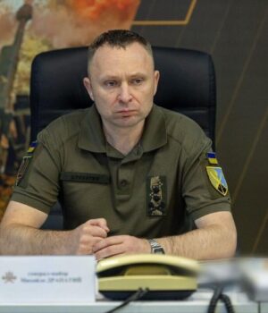 “Цілеспрямована-операція-проти-головкома”:-в-Генштабі-спростували-фейки-про-Драпатого