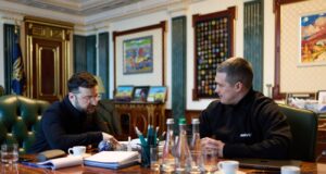 Зеленський пояснив відмову у повторному призначенні Федорова на пост глави Міноборони Як Зеленський пояснив Федорову відмову призначити його міністром оборони: деталі від джерел