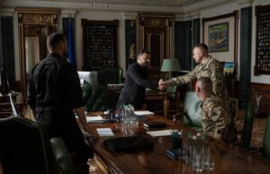 «Кастинг» на головкома ЗСУ: хто відмовився від посади і чому Зеленський обрав Драпатого «Кастинг»-на головкома-ЗСУ:-хто-відмовився-від-посади-і чому-Зеленський-обрав-Драпатого