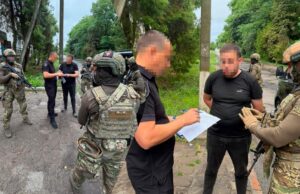 Побили до черепно-мозкових травм: за знущання з побратимів затримали двох бійців “Скелі” Побили-до-черепно-мозкових-травм:-за-знущання-з-побратимів-затримали-двох-бійців-“Скелі”