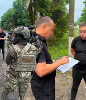 Побили-до-черепно-мозкових-травм:-за-знущання-з-побратимів-затримали-двох-бійців-“Скелі”