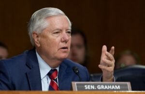 Сенатори США погодили законопроєкт про санкції проти Росії Сенат США дійшов згоди щодо проєкту “пекельних санкцій” проти РФ, далі – голосування