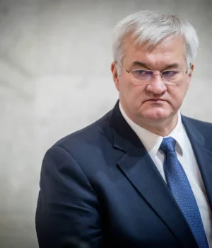 Наша-мета-—-уникнути-непотрібної-ескалації:-Сибіга-зателефонував-главі-МЗС-Ірану-на-тлі-погроз-атакувати.