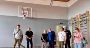 Представники ПРООН оглянули ремонт у Нововолинському ліцеї №1 У-Нововолинському-ліцеї-№1-завершують-ремонт-спортзалу-та-покрівлі