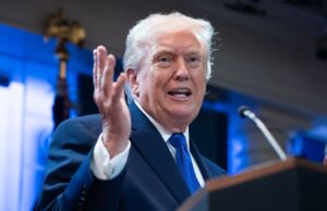 Зміна позиції США щодо України: зустріч Зеленського та Трампа Трамп здійснив “різкий поворот” щодо України, – FT