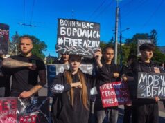 Лучани вийшли на акцію вшанування загиблих і полонених внаслідок теракту в Оленівці Лучани-вийшли-на-акцію-вшанування-загиблих-і-полонених-внаслідок-теракту-в-Оленівці