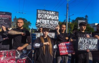 Лучани вийшли на акцію вшанування загиблих і полонених внаслідок теракту в Оленівці Лучани-вийшли-на-акцію-вшанування-загиблих-і-полонених-внаслідок-теракту-в-Оленівці