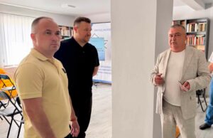 Візит делегації до Нововолинської громади: акцент на професійну освіту Делегація-області-та-району-ознайомилася-з-роботою-закладів-професійної-освіти-у-Нововолинській-громаді