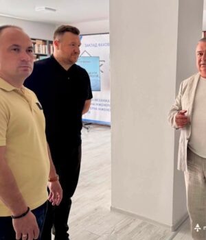 Делегація-області-та-району-ознайомилася-з-роботою-закладів-професійної-освіти-у-Нововолинській-громаді