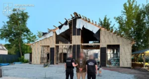 На Одещині понад 80 військових будували командиру віллу з басейном На Одещині понад 80 військових будували командиру віллу з басейном