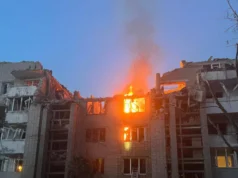 У Львові після ракетної атаки виникли пожежі у житлових будинках У-Львові-після-ракетної-атаки-горять-житлові-будинки,-під-завалами-можуть-бути-люди