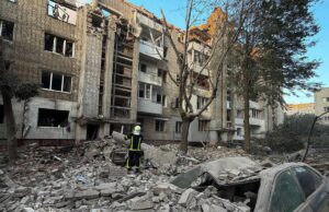 Російський удар по Львову: під завалами будинку загинув працівник поліції Російський-удар-по-Львову:-під-завалами-будинку-загинув-працівник-поліції