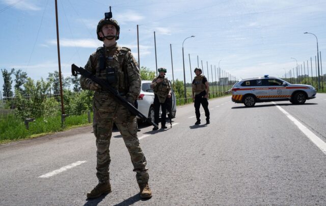 У Харкові запустять експериментальну систему захисту від FPV-дронів Над Харковом планують створити “купол” проти FPV-дронів, -ОВА