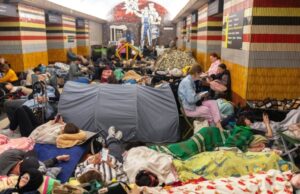 Київ: Нічні обстріли та укриття в метро стають основним способом захисту «Метро-переповнене»,-«укриття-немає».-Де-ховатися-киянам-на-п’ятий-рік-повномасштабної-війни-і-де-найбезпечніше?