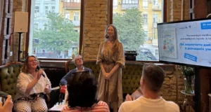 У Києві посол Ізраїлю Міхаель Бродський презентував свою книгу для дітей У Києві посол Ізраїлю Міхаель Бродський презентував свою книгу для дітей