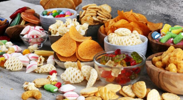 Які продукти справді шкодять здоров’ю: вчені дійшли незвичайного висновку Які-продукти-справді-шкодять-здоров’ю:-вчені-дійшли-незвичайного-висновку