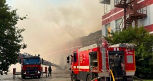 Російський удар по складу видавництва “Ранок”: мільйони книжок знищено У Харкові через атаку РФ згорів склад видавництва “Ранок”: втрачено мільйони книжок
