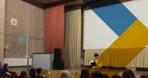 Окупанти змінюють історію для українських дітей у таборах Окупанти-переписують-історію-для-українських-дітей-–-ЦНС