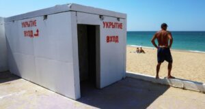 Крим страждає від відключень електрики та води через військові дії Війна-наздогнала-окупований-Крим:-«Всі-біжать,-роз’їжджаються,-всі-бояться-обстрілів»