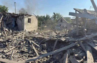 Атака російських військ на Запоріжжя: загиблий та поранені Авіабомба-рф-влучила-у-приватну-забудову-Запоріжжя-–-є-загиблий-та-поранені