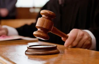 Засуджено підполковника, якому солдати ремонтували будинок за бойові Засуджено підполковника, якому солдати ремонтували будинок за бойові