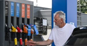 У Волгоградській області знову обмежили продаж пального через атаку безпілотників У Росії повернули ліміти на продаж бензину після удару по НПЗ
