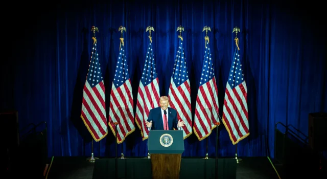 Трамп оголосив про відновлення переговорів з Іраном у понеділок Трамп-заявив-про-відновлення-переговорів-з-Іраном-у-понеділок