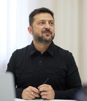 facebook_com_zelenskyy_official_1387a9fe6eaaaaf13af8bf71b97b4041_1300x820.jpg Україна буде старатися завершити війну до зими, – Зеленський