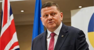 Залужний уперше прокоментував призначення нового головнокомандувача ЗСУ Залужний уперше прокоментував призначення нового головнокомандувача ЗСУ