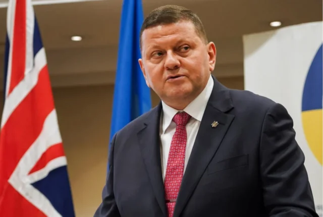 Залужний уперше прокоментував призначення нового головнокомандувача ЗСУ Залужний уперше прокоментував призначення нового головнокомандувача ЗСУ