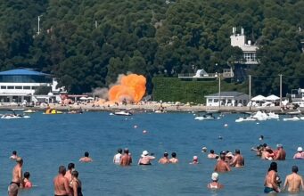 Атака безпілотника на Краснодарський край: шість загиблих, серед них троє дітей Під Геленджиком дрон впав у натовп людей на пляжі після роботи ППО (відео)
