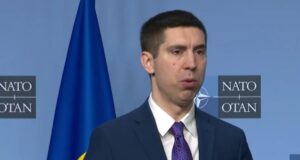 Коли в мене бракує оптимізму, я згадую указ Зеленського від 8 травня, – очільник МЗС... Коли-в-мене-бракує-оптимізму,-я-згадую-указ-Зеленського-від-8-травня,-–-очільник-МЗС.