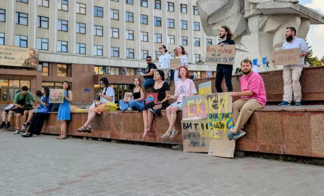 В Україні 19-й день поспіль проходять мітинги на підтримку повернення Федорова В Україні 19-й день поспіль проходять мітинги на підтримку повернення Федорова