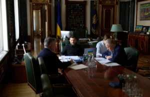 Зеленський обговорив з прем’єром Нідерландів удари Росії та посилення ППО "росіяни-не-шкодують-балістики"-–-Зеленський-обговорив-з-прем'єром-Нідерландів-удари-рф-і-посилення-ППО
