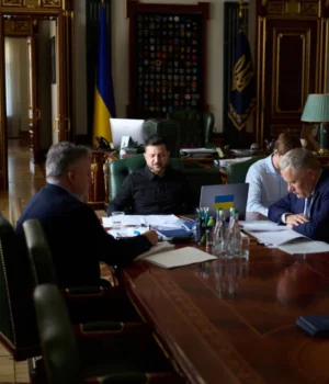 "росіяни-не-шкодують-балістики"-–-Зеленський-обговорив-з-прем'єром-Нідерландів-удари-рф-і-посилення-ППО "росіяни-не-шкодують-балістики"-–-Зеленський-обговорив-з-прем'єром-Нідерландів-удари-рф-і-посилення-ППО